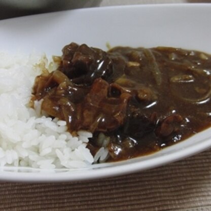 「ごちそうさん」でめ以ちゃんが牛筋カレーを作り、おいしそうだったので、こちらのレシピ通りに作らせていただきました。おいしかったです！家族にも大好評でした！